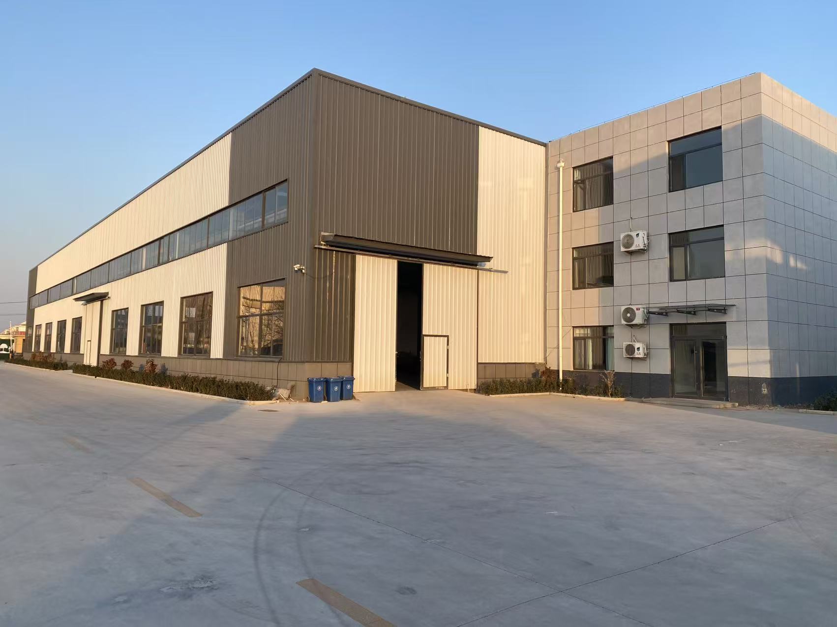 Η εταιρεία LBL εξάγει μηχανήματα παραθύρων και πορτών στη Ρωσία