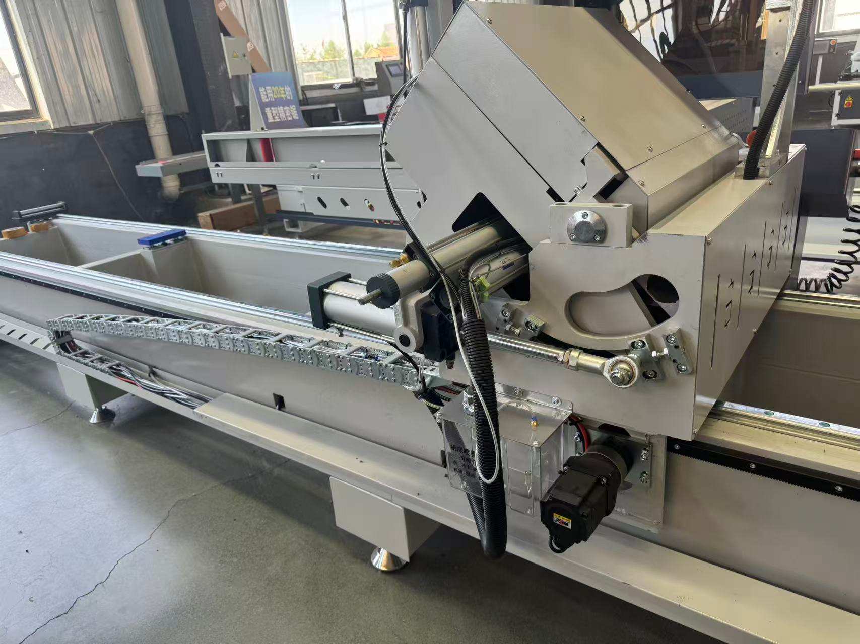 550 CNC External Pivot Precision Miter Saw, 45°/90