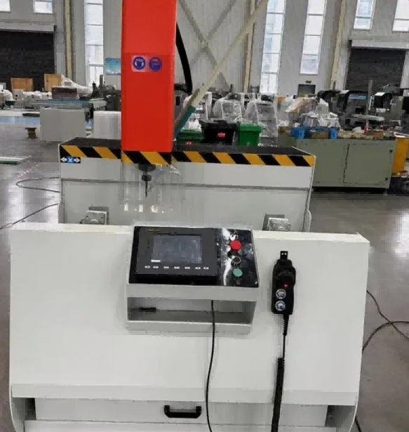 Κέντρο κατεργασίας CNC υψηλής ακαμψίας 3 αξόνων 800 mm | Σκοπός-Κατασκευασμένος για Βιομηχανικές Εξωθήσεις Αλουμινίου
