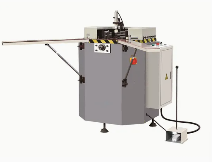 βιομηχανική κατηγορία 100mm x 3500mm γωνιακό τσακιστή αλουμινίου μονής κεφαλής υψηλής ακρίβειας